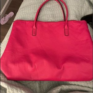 Womens large tote, leather in great shape only used once non smoking house 22x16